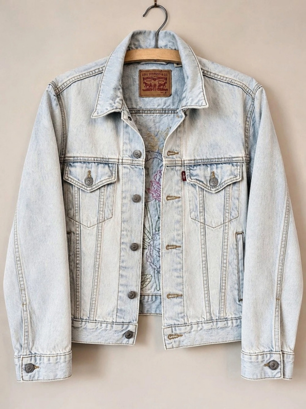 Levi's Ex-Boyfriend Trucker Jacket - Floral Embroidered Blue Large 🌼🌸🌷
